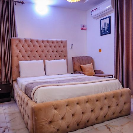 לקי 247 Luxury Hotel מראה חיצוני תמונה