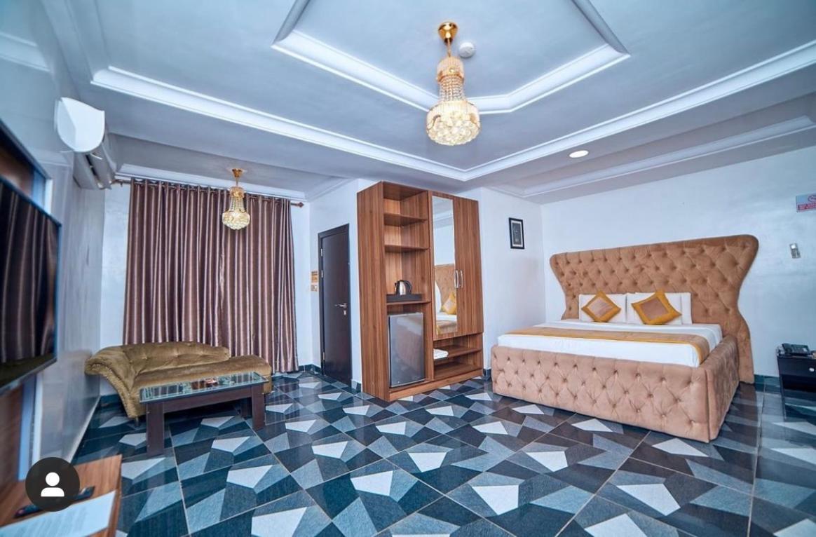 לקי 247 Luxury Hotel מראה חיצוני תמונה